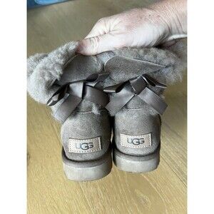 UGG Mini Bailey Bow II Boot size 5